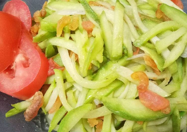 Cara Gampang meracik Tumis labu siam ebi, Lezat