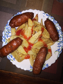 A picture of Black pepper chips en sausage.