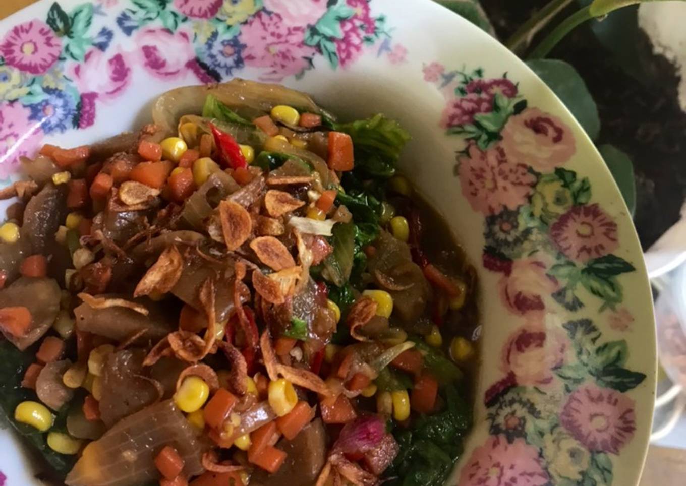 Tumis selada, jagung, wortel dan bakso