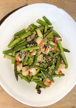 Une photo de Asperges vertes aux Saint Jacques