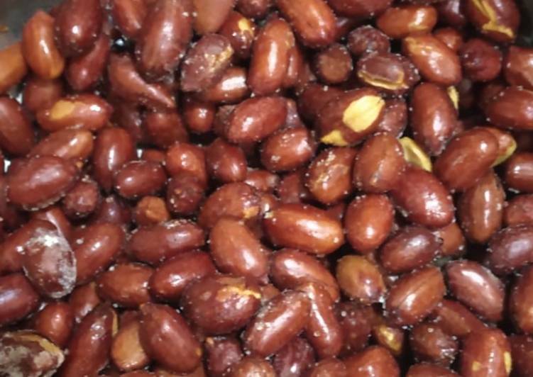 Roasted peanuts