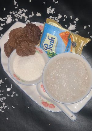 Hadin tafiyoka da madara ga kuma kuli kuli ainihin hoton girkin
