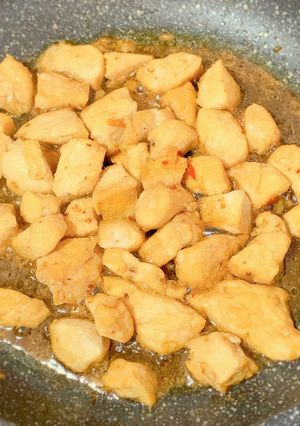 Hình của món Gà kho sate.