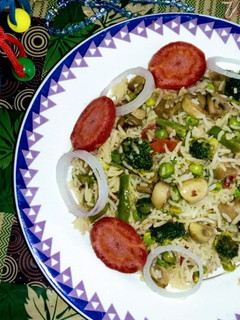 A picture of Matar Mushroom pulao.
