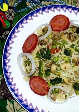 A picture of Matar Mushroom pulao.