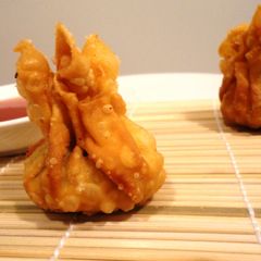 A picture of Fried Chicken Wontons.