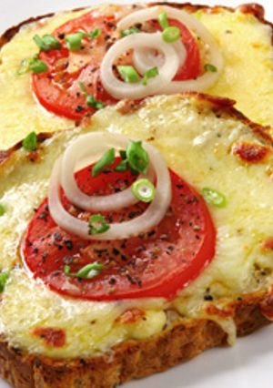 صورة لوصفة طريقة عمل بانيني الموزاريلا والريحان (Caprese)