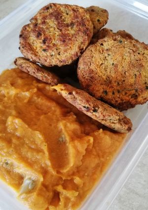 Gorgonzolás édesburgonya püré Szafifree proteines fasírttal recept fotója