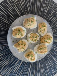 Una foto de Huevos Rellenos clásicos, tradición de la abuela