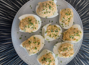 Una foto de Huevos Rellenos clásicos, tradición de la abuela
