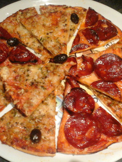 Una foto de Pizza de atún- Pizza de chorizo