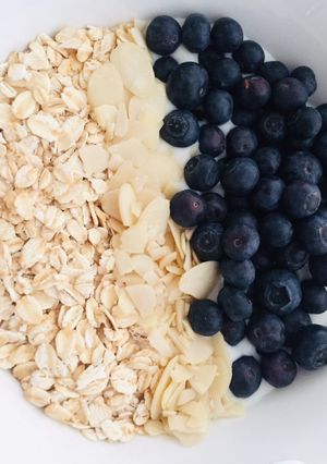 Una foto de Yogurt con fruta
