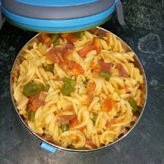 A picture of Veg Mecroni.