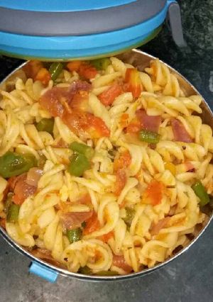 A picture of Veg Mecroni.