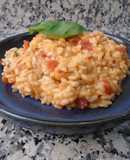 Risotto de tomate y albahaca