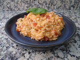 Risotto de tomate y albahaca