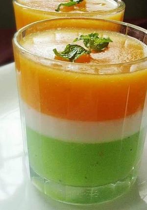 A picture of Tricolor Smoothie.