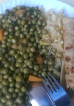 A picture of Peas stew served with chapati.