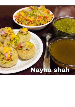 A picture of Bhel puri.