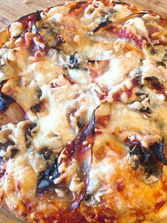 Foto de Pizza de bacon com beringela escondida