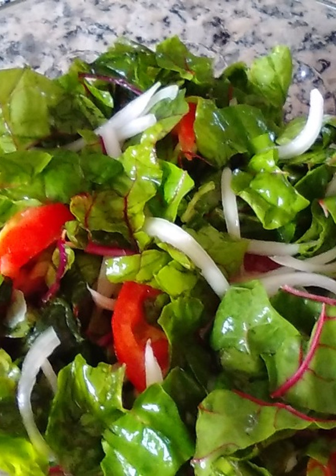 Una foto de Ensalada de acelgas Enrique