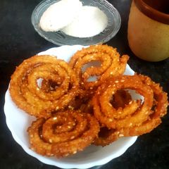 A picture of IDLI CHAKARI/IDLI MURUKKU.