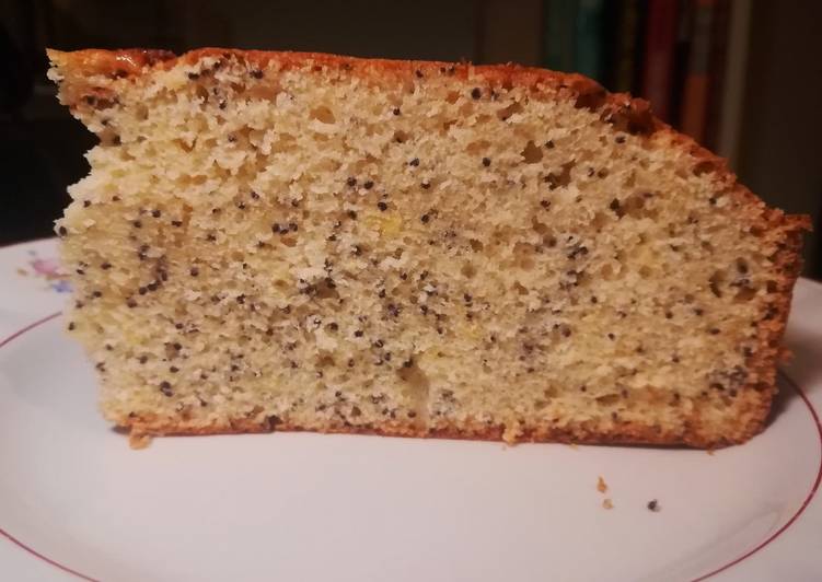 Bolo de mel, limão e sementes de papoila