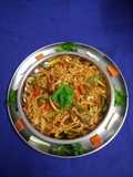 *செஷ்வான் வெஜ், ஹக்கா நூடுல்ஸ்*(schezwan veg hakka noodles recipe in tamil)