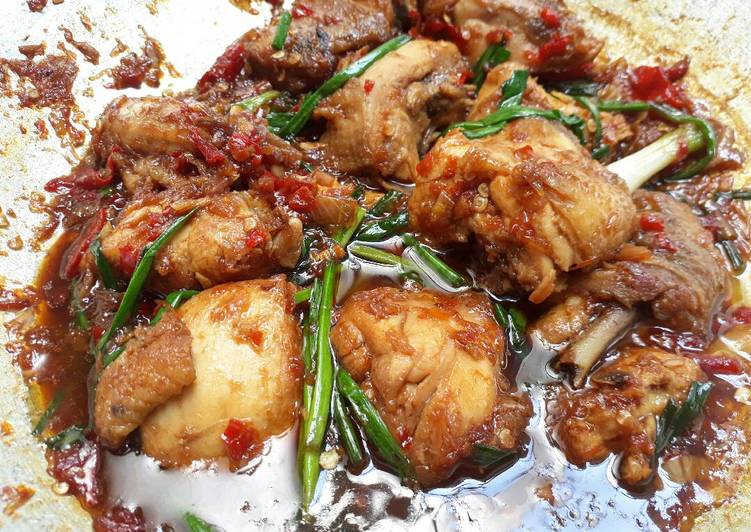 Resep Ayam kecap oleh nissa erlina trie fani - Cookpad