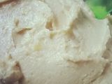 Crema o manteca de maní casera con peras crudivegana