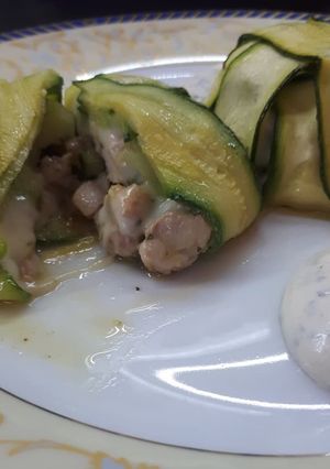 Foto di Tortini di zucchine ripieni di pollo e formaggio