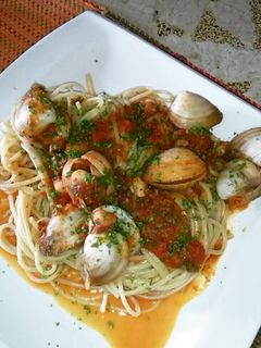 Una foto de Espagueti con Salsa Roja de Moluscos 