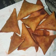 A picture of Beef samosas.