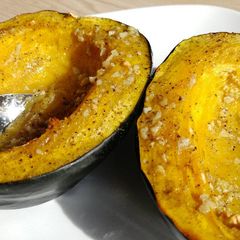 A picture of Colin's Buttery Roasted Peppercorn Squash.