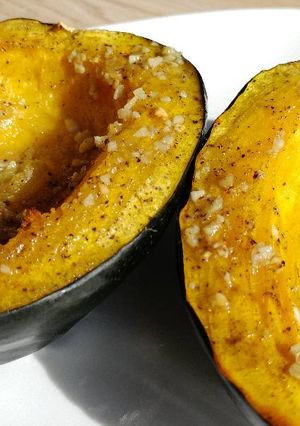 A picture of Colin's Buttery Roasted Peppercorn Squash.