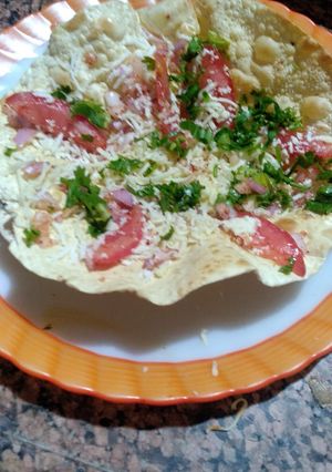 A picture of Masala papad.