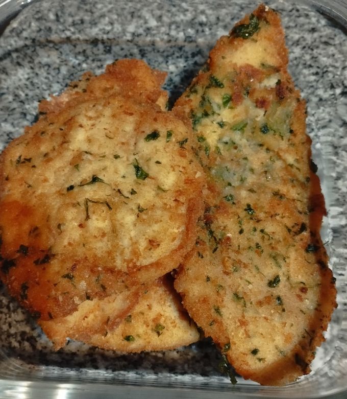 Una foto de Milanesas de pollo con rebozado saborizada (de la serie Nada)