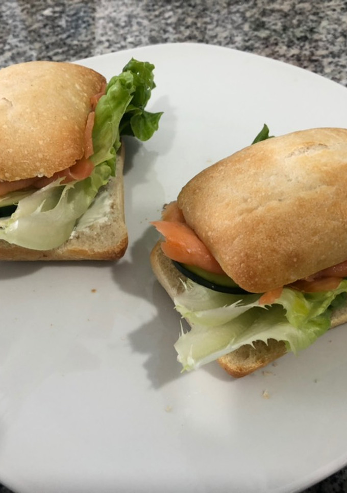 Una foto de Chapata de Salmón y Queso Crema