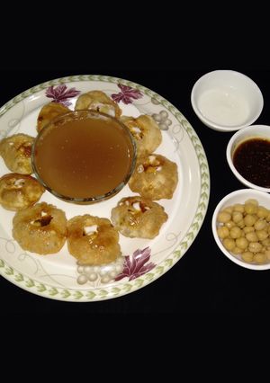 A picture of Gol gappy.
