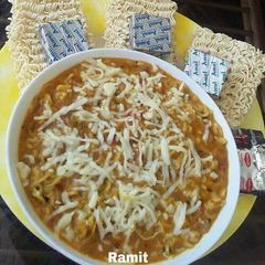 A picture of Cheesy Maggi.
