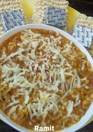A picture of Cheesy Maggi.