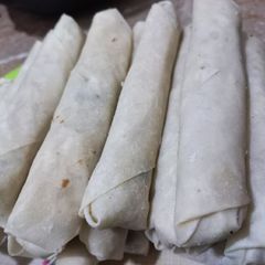 A picture of Manda Patti spring roll with different style 👌.