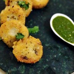 A picture of Samak rice kebabs.
