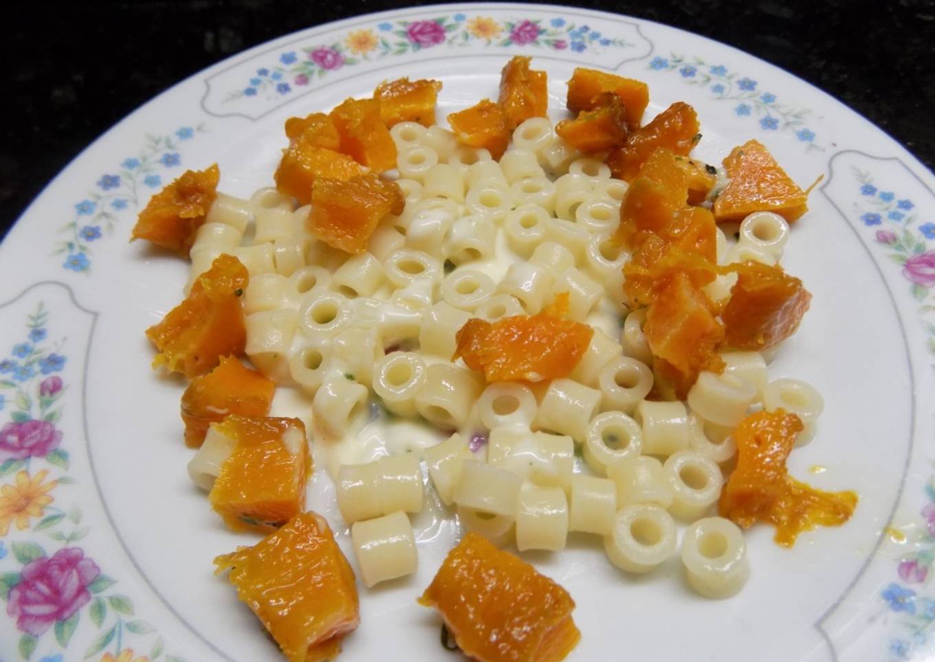 Fideos dedalitos con calabaza al horno para los más pequeños