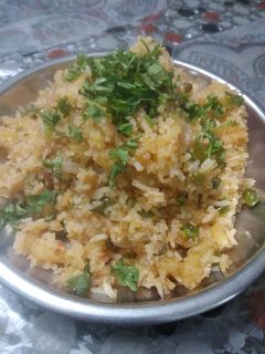 વેજીટેબલ પુલાવ (Vagetable pulao recipe in Gujarati) રેસીપી મુખ્ય ફોટો