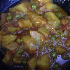 A picture of Allooo matar sabzi.