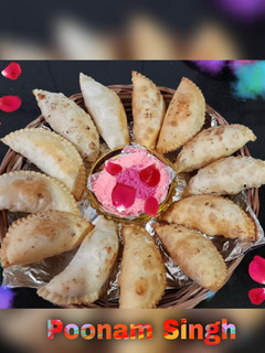 मावा गुजिया या करंजी(mawa gujiya ya karanji recipe in hindi) रेसिपी मुख्य फोटो