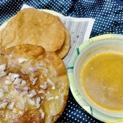 A picture of Daal pakwan.
