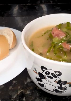 Foto de SOPA DE FUBÁ COM COUVE, CALABRESA E BACON – PRONTA EM 15 MINUTOS, FIZ COM 1/2 XÍCARÁ DE FUBÁ!