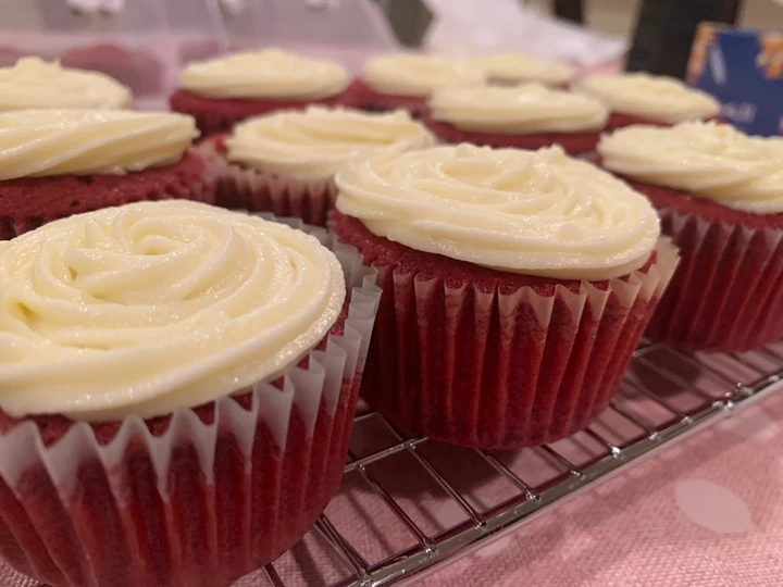 Easy Way Prepare Red velvet cupcakes the So Delicious Appealing